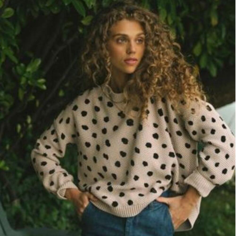 Jackson Rowe Beige Chukar Black Polka Dot Scalloped Hem Pullover Sweater